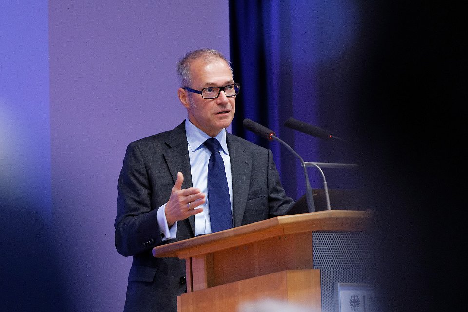 Prof. Dr. Markus Rothschild